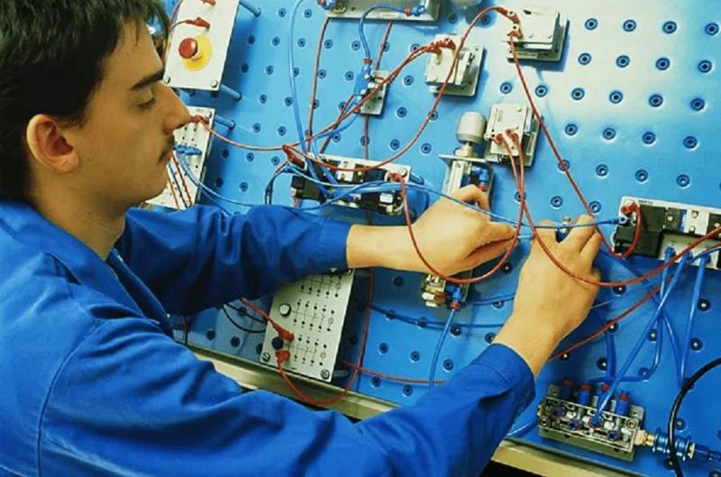 Ремонт и обслуживание телекоммуникационного оборудования и базовых станций в городе Ханты-Мансийск